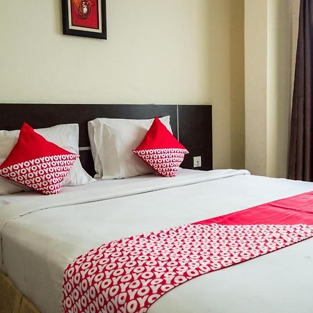 Collection O 625 Hotel Golden Gate Batam Exterior foto