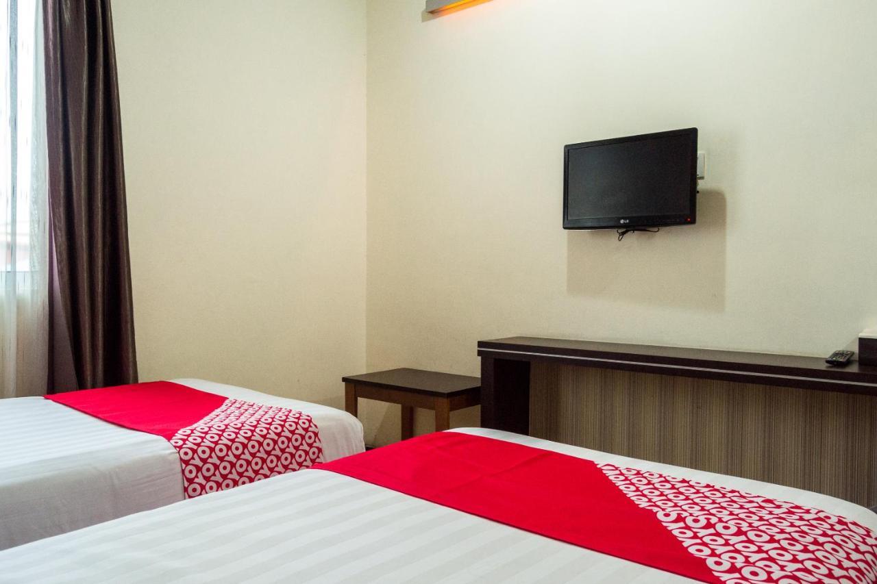 Collection O 625 Hotel Golden Gate Batam Exterior foto