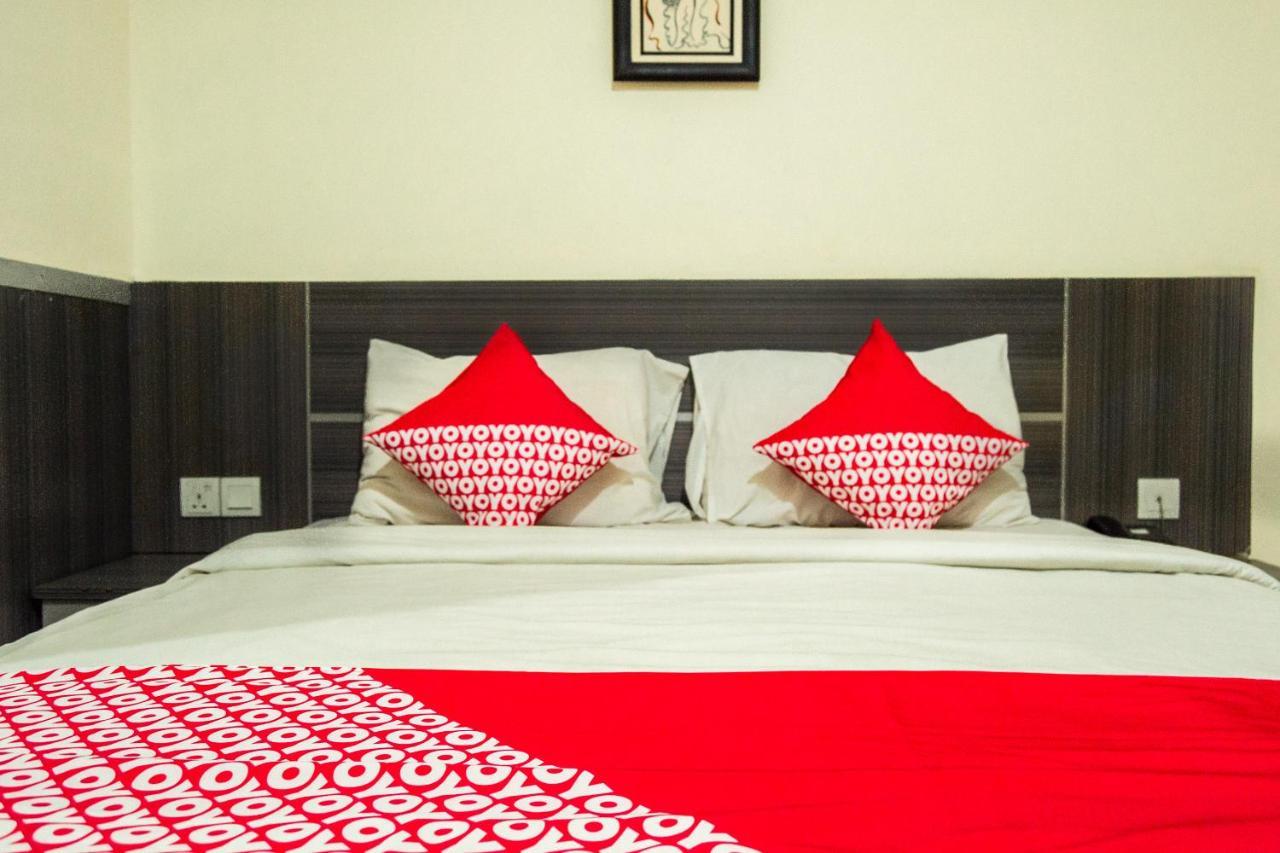 Collection O 625 Hotel Golden Gate Batam Exterior foto
