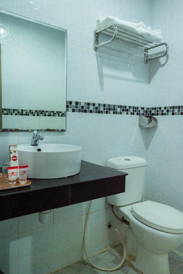 Collection O 625 Hotel Golden Gate Batam Exterior foto