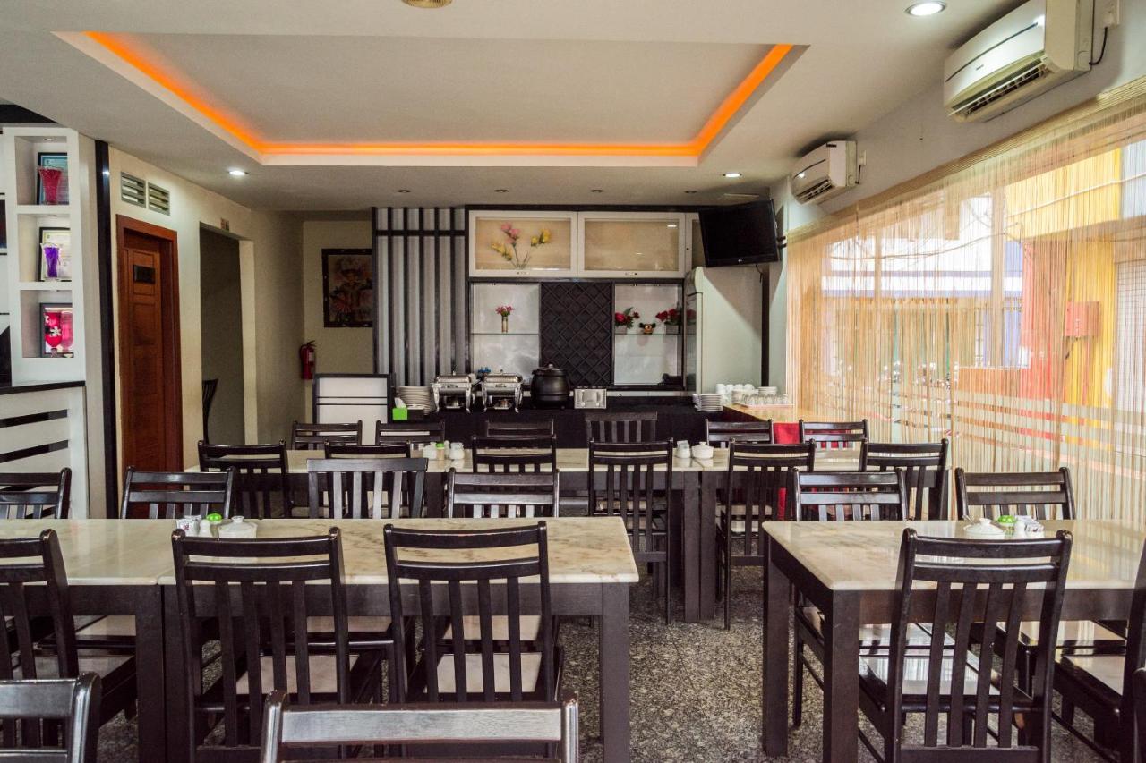 Collection O 625 Hotel Golden Gate Batam Exterior foto