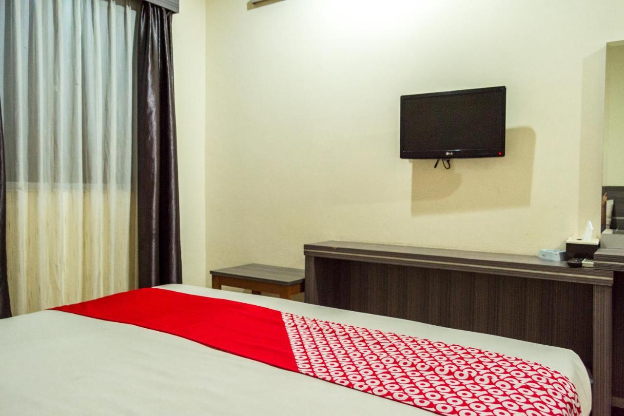Collection O 625 Hotel Golden Gate Batam Exterior foto
