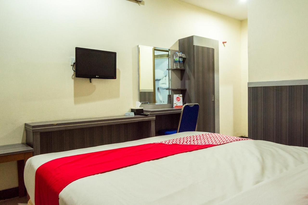Collection O 625 Hotel Golden Gate Batam Exterior foto
