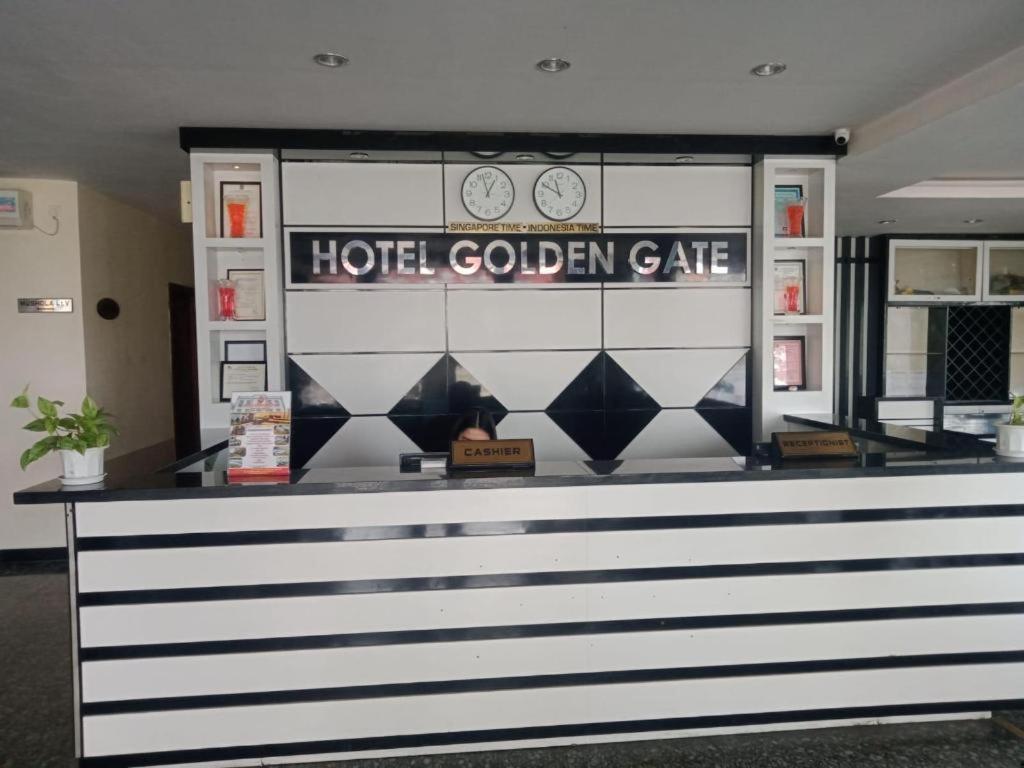 Collection O 625 Hotel Golden Gate Batam Exterior foto