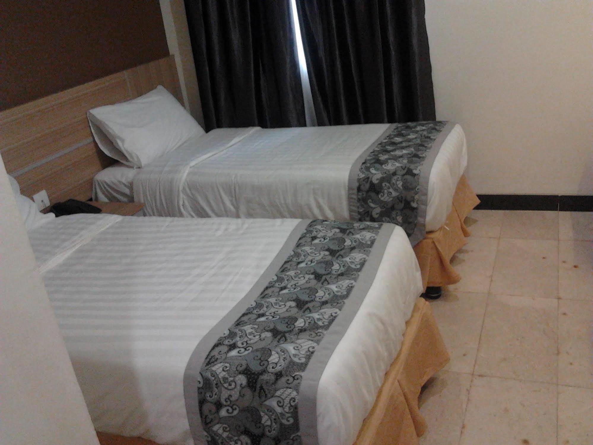 Collection O 625 Hotel Golden Gate Batam Exterior foto